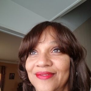 Meet your Posher, Dee